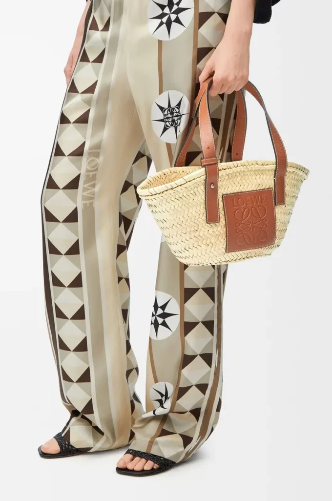 Liten Basket-väska i palmblad och kalvskinn Natur/Tan Liten Basket-väska i palmblad och kalvskinn Natur/Tan