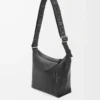 Liten Cubi crossbody-väska i mjukt, slätt kalvskinn och jacquard Black Liten Cubi crossbody-väska i mjukt, slätt kalvskinn och jacquard Black