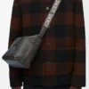 Liten Cubi Crossbody-väska i mjukt, slätt kalvskinn och jacquard Dark Grey Liten Cubi Crossbody-väska i mjukt, slätt kalvskinn och jacquard Dark Grey