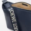 Liten Cubi crossbody-väska i mjukt, smidigt kalvskinn och jacquard Deep Navy