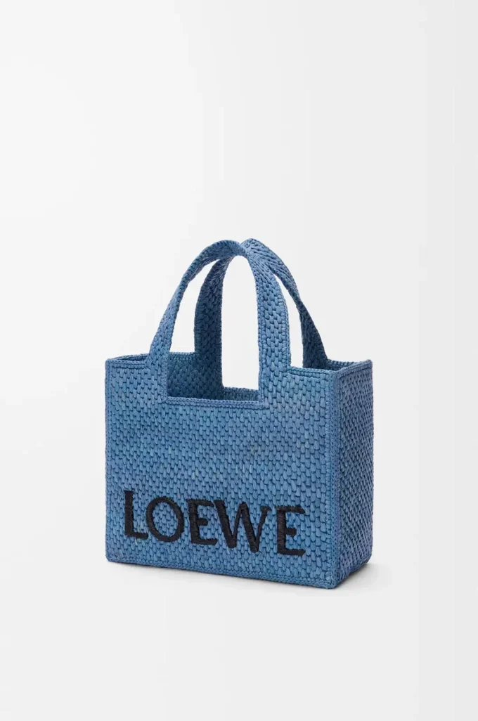 Liten LOEWE Font-väska i raffia Ljusblå