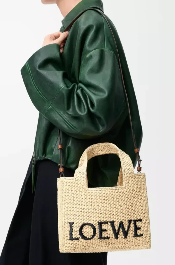 Liten LOEWE Font-väska i raffia Natur