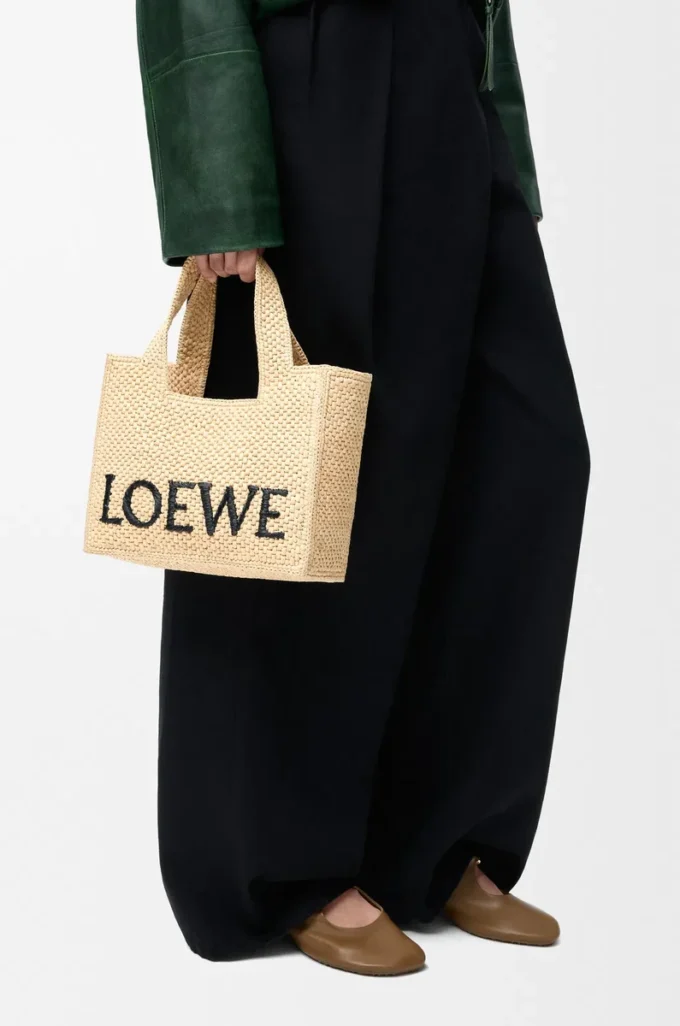 Liten LOEWE Font-väska i raffia Natur
