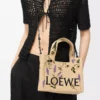 Liten LOEWE Font-väska i raffia Natur