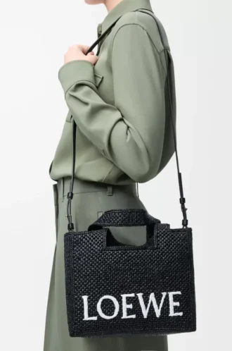 Liten LOEWE Font-väska i raffia Svart