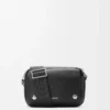 Liten Pebble-messenger-väska i mjukt kornat kalvskinn Black Liten Pebble-messenger-väska i mjukt kornat kalvskinn Black