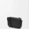 Liten Pebble-messenger-väska i mjukt kornat kalvskinn Black Liten Pebble-messenger-väska i mjukt kornat kalvskinn Black