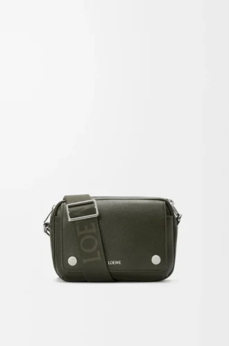Liten Pebble-messengerbag i mjukt kornat kalvskinn Mörk khaki