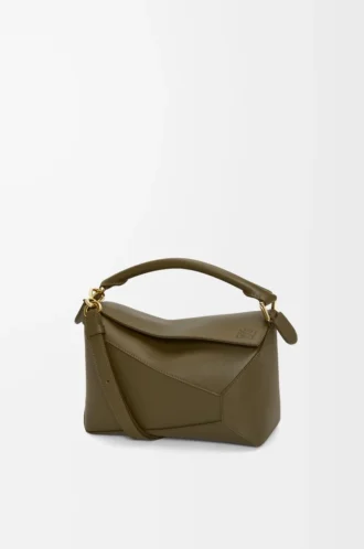 Liten Puzzle Edge-väska i klassiskt kalvskinn Dark Khaki