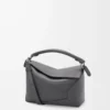 Liten Puzzle Edge-väska i klassiskt kalvskinn Slate Liten Puzzle Edge-väska i klassiskt kalvskinn Slate