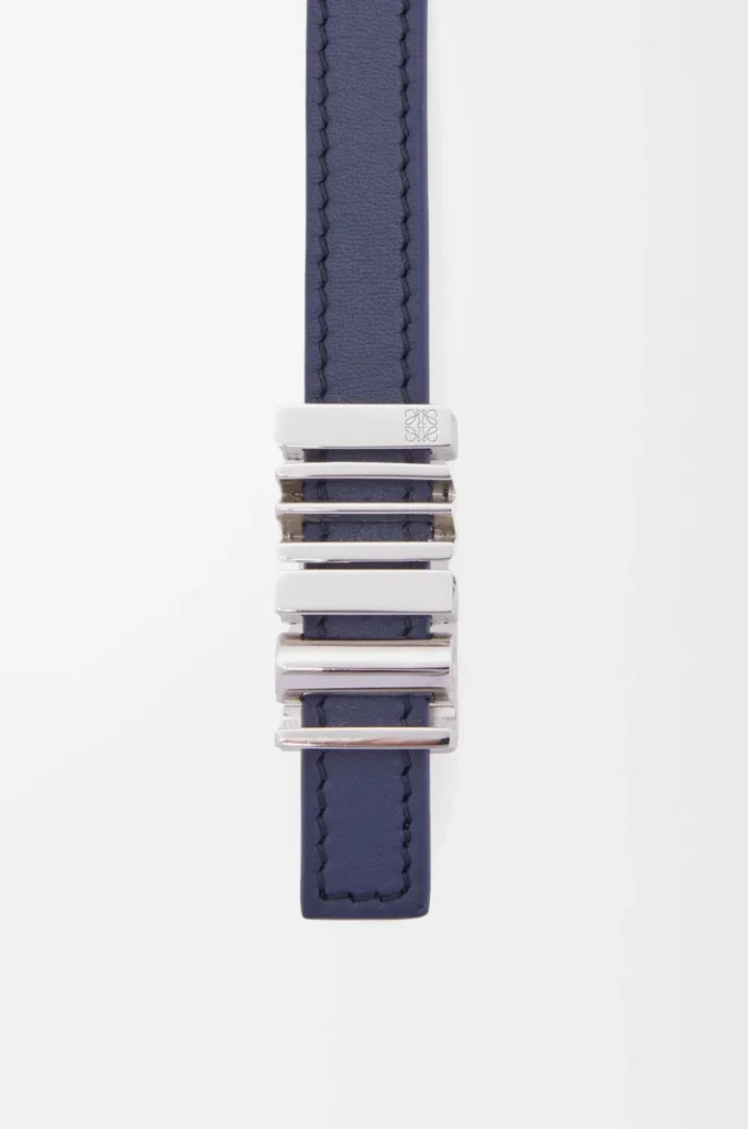 LOEWE grafiskt bälte i klassiskt kalvskinn Abbys Blue/Palladio