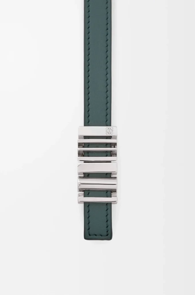 LOEWE Grafiskt bälte i slätt kalvskinn Deep Forest/Palladium LOEWE Grafiskt bälte i slätt kalvskinn Deep Forest/Palladium