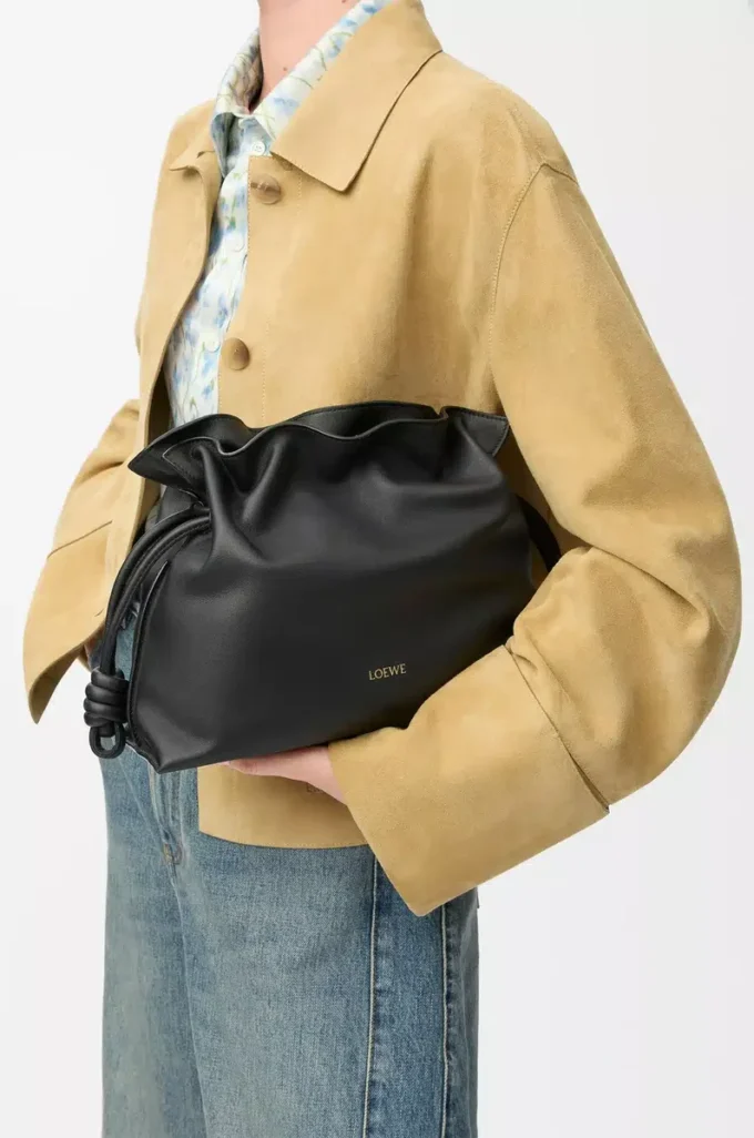 Medium Flamenco-clutch i nappa kalvskinn Black Medium Flamenco-clutch i nappa kalvskinn Black