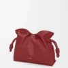 Medium Flamenco-clutch i nappa kalvskinn Burnt Red Medium Flamenco-clutch i nappa kalvskinn Burnt Red