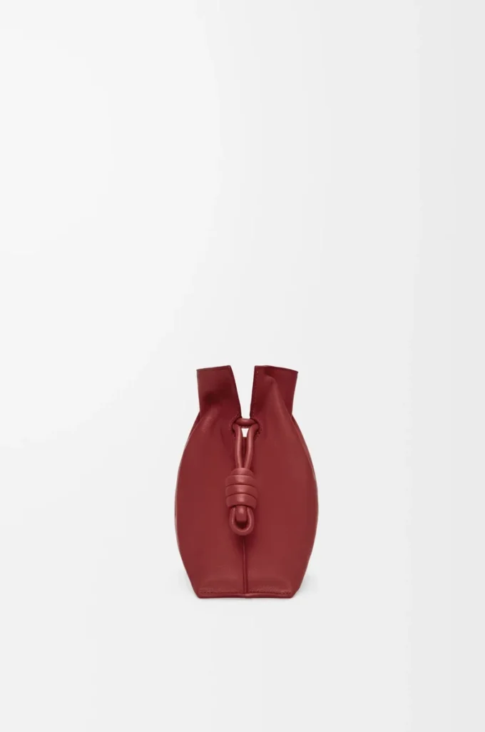 Medium Flamenco-clutch i nappa kalvskinn Burnt Red Medium Flamenco-clutch i nappa kalvskinn Burnt Red