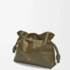 Medium Flamenco-clutch i nappa kalvskinn Dark Khaki Medium Flamenco-clutch i nappa kalvskinn Dark Khaki