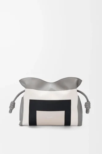 Medium Flamenco-clutch i nappa-kalvskinn Grey/Light Ghost