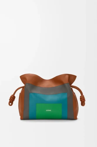Medium Flamenco-clutch i nappa kalvskinn Karamell/Ljusgrön