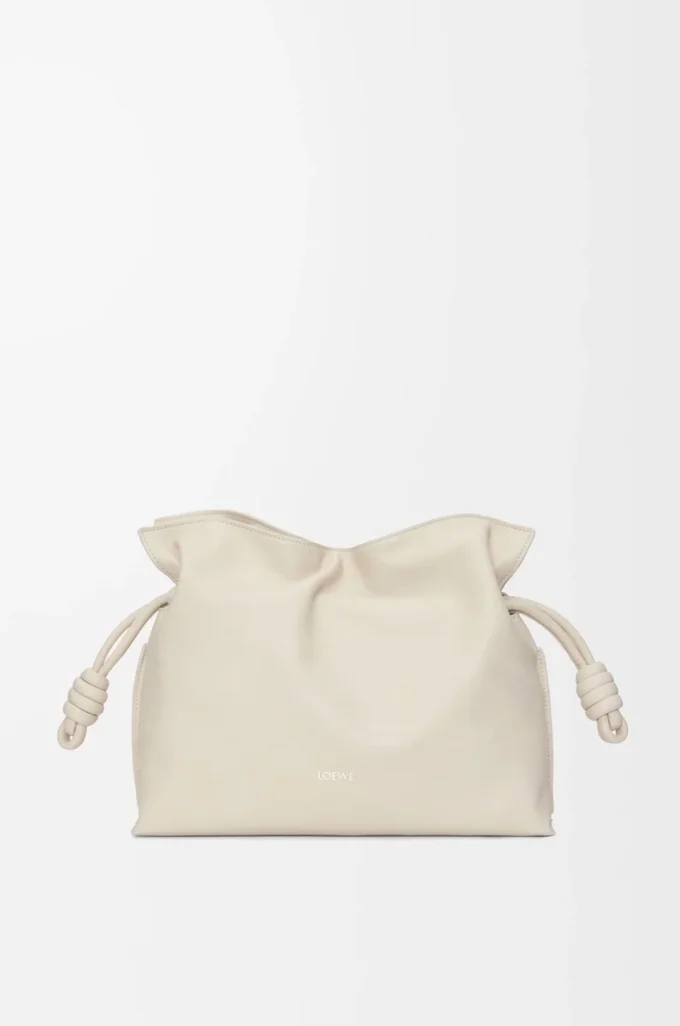 Medium Flamenco-clutch i nappa kalvskinn Sea Salt Medium Flamenco-clutch i nappa kalvskinn Sea Salt