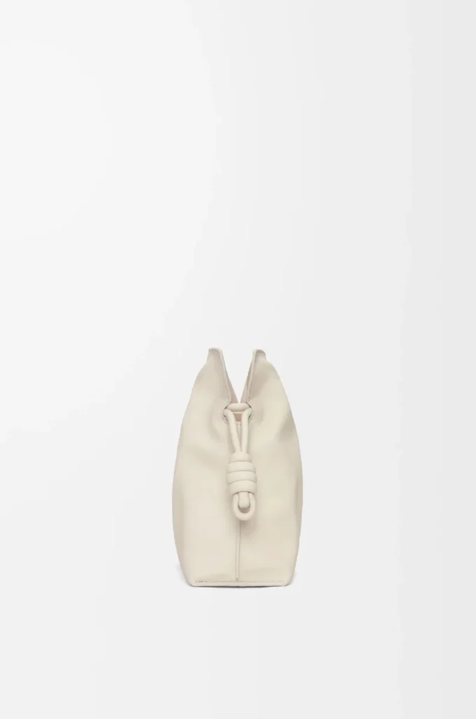 Medium Flamenco-clutch i nappa kalvskinn Sea Salt Medium Flamenco-clutch i nappa kalvskinn Sea Salt