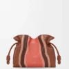 Medium Flamenco-clutch Landscape i nappa kalvskinn Pecan/Parrot Pink Medium Flamenco-clutch Landscape i nappa kalvskinn Pecan/Parrot Pink