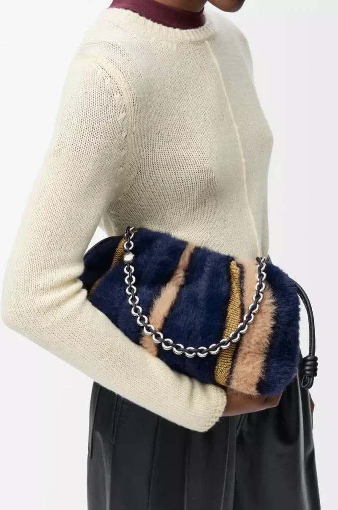 Medium Flamenco-handväska i jacquardstickad multicolor Deep Navy Medium Flamenco-handväska i jacquardstickad multicolor Deep Navy
