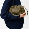 Medium Flamenco-väska i mjukt nappa-lammskinn, mörk khaki Medium Flamenco-väska i mjukt nappa-lammskinn, mörk khaki