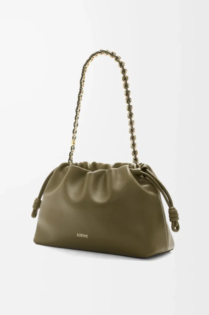 Medium Flamenco-väska i mjukt nappa-lammskinn, mörk khaki Medium Flamenco-väska i mjukt nappa-lammskinn, mörk khaki