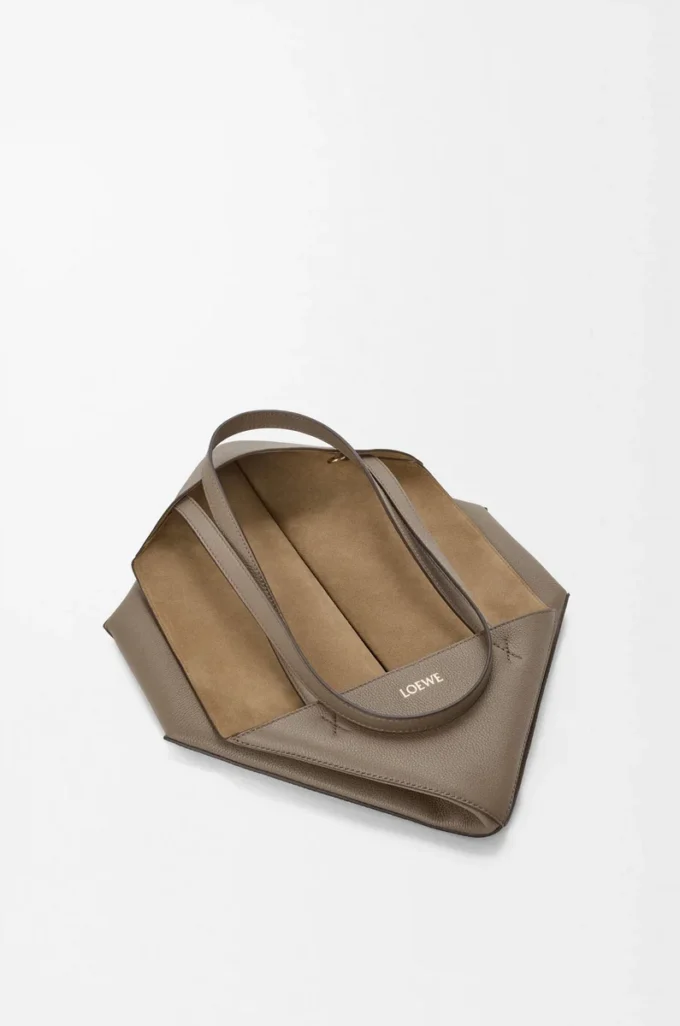 Medium horisontell Puzzle Fold-väska i mjukt kornat kalvskinn Taupe Medium horisontell Puzzle Fold-väska i mjukt kornat kalvskinn Taupe