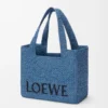 Medium LOEWE Font-väska i raffia Ljusblå Medium LOEWE Font-väska i raffia Ljusblå