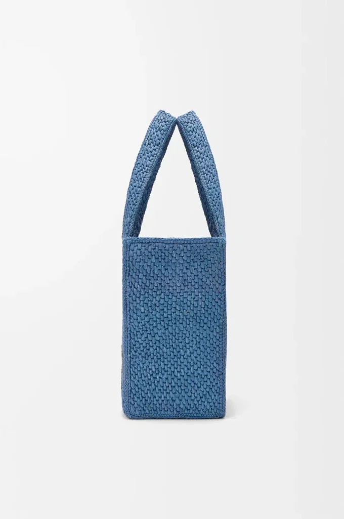 Medium LOEWE Font-väska i raffia Ljusblå Medium LOEWE Font-väska i raffia Ljusblå