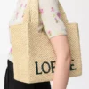 Medium LOEWE Font-väska i raffia, naturfärgad Medium LOEWE Font-väska i raffia, naturfärgad