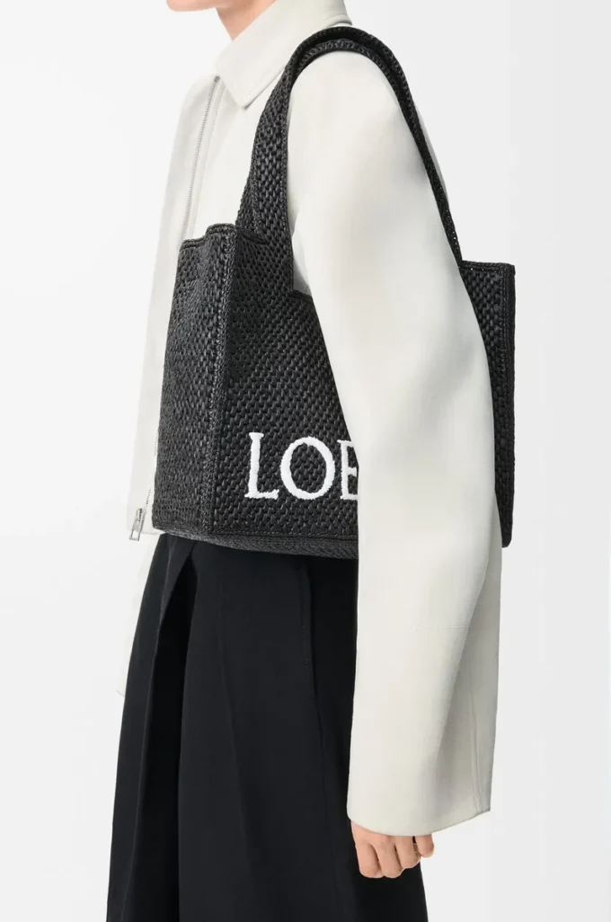 Medium LOEWE Font-väska i raffia Svart Medium LOEWE Font-väska i raffia Svart