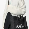 Medium LOEWE Font-väska i raffia Svart Medium LOEWE Font-väska i raffia Svart