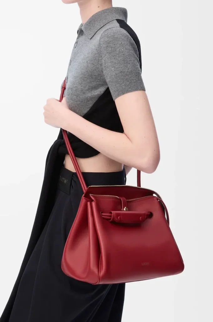 Medium Madrid-väska i mjukt kalvskinn, Burnt Red Medium Madrid-väska i mjukt kalvskinn, Burnt Red
