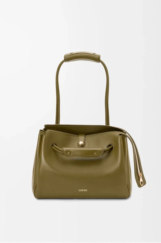 Medium Madrid-väska i mjukt kalvskinn Olive Medium Madrid-väska i mjukt kalvskinn Olive