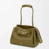 Medium Madrid-väska i mjukt kalvskinn Olive Medium Madrid-väska i mjukt kalvskinn Olive