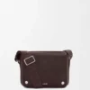 Medium Pebble-messengerbag i mjukt kornat kalvskinn Oxblood Medium Pebble-messengerbag i mjukt kornat kalvskinn Oxblood