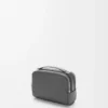 Mini crossbody-kameraväska i mjukt kornat kalvskinn Antracit Mini crossbody-kameraväska i mjukt kornat kalvskinn Antracit