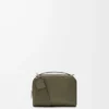 Mini crossbody-kameraväska i mjukt kornat kalvskinn Khaki Green Mini crossbody-kameraväska i mjukt kornat kalvskinn Khaki Green