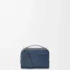 Mini crossbody-kameraväska i satin kalvskinn Indigo Dye Mini crossbody-kameraväska i satin kalvskinn Indigo Dye