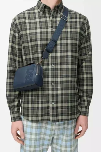 Mini crossbody-kameraväska i satin kalvskinn Indigo Dye