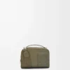 Mini crossbody-kameraväska i satin kalvskinn Khaki Green Mini crossbody-kameraväska i satin kalvskinn Khaki Green