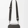 Mini crossbody kameraväska i satin kalvskinn Mörkgrå