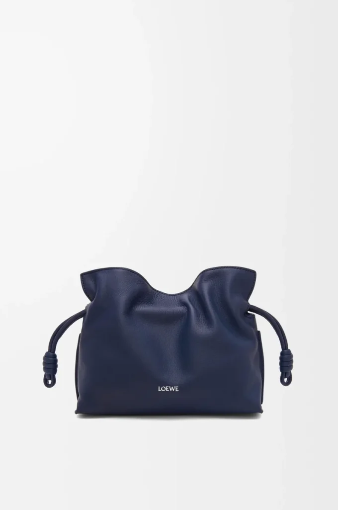 Mini Flamenco-clutch i nappa kalvskinn Abyss Blue Mini Flamenco-clutch i nappa kalvskinn Abyss Blue