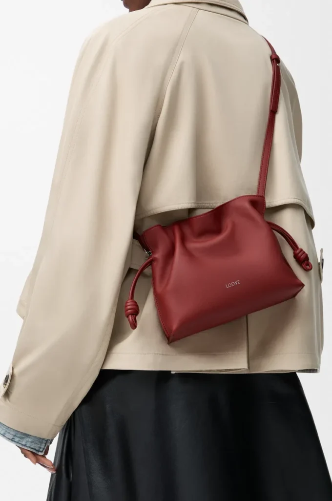 Mini Flamenco-clutch i nappa-kalvskinn Burnt Red Mini Flamenco-clutch i nappa-kalvskinn Burnt Red