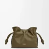Mini Flamenco-clutch i nappa kalvskinn Dark Khaki Mini Flamenco-clutch i nappa kalvskinn Dark Khaki
