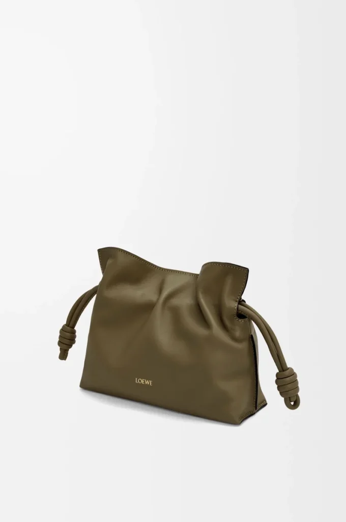 Mini Flamenco-clutch i nappa kalvskinn Dark Khaki Mini Flamenco-clutch i nappa kalvskinn Dark Khaki
