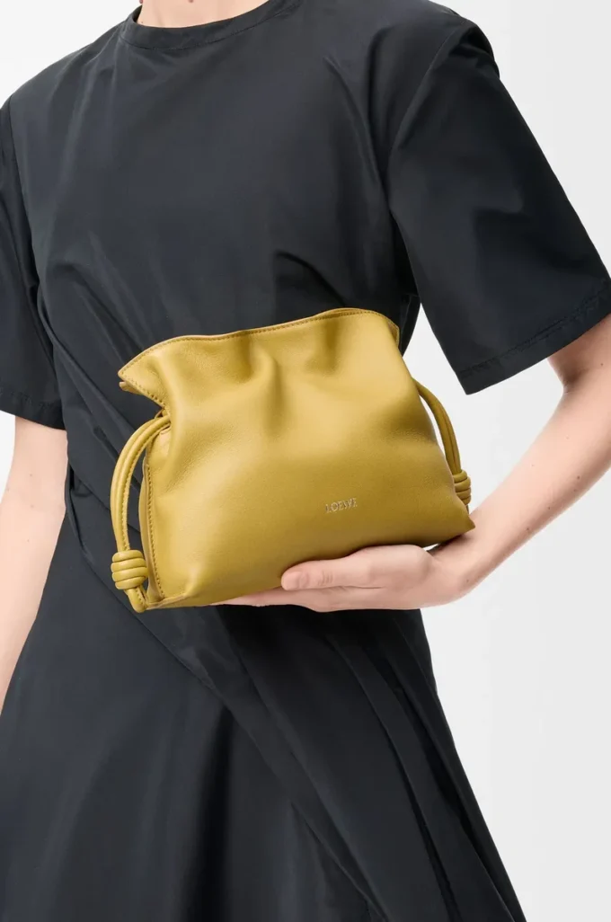 Mini Flamenco-clutch i nappa kalvskinn Ginger Mini Flamenco-clutch i nappa kalvskinn Ginger