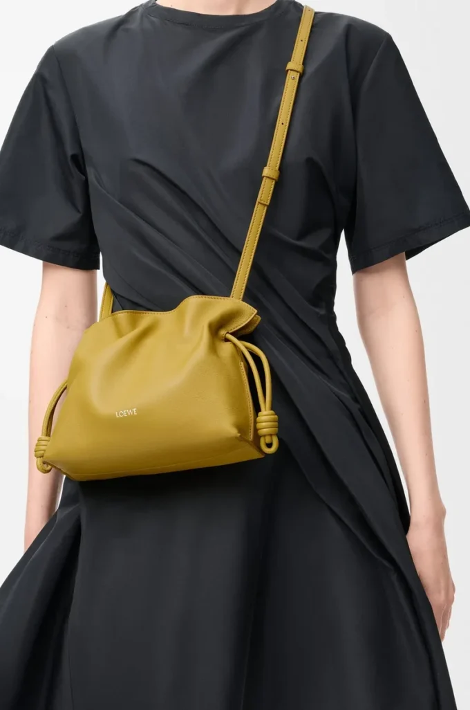 Mini Flamenco-clutch i nappa kalvskinn Ginger Mini Flamenco-clutch i nappa kalvskinn Ginger